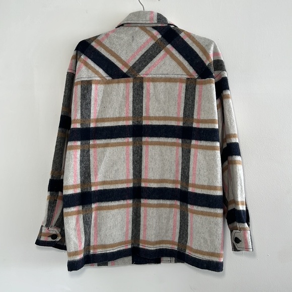 Shacket - Picture 5 of 7